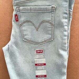 Levi's Women's Light Wash Pull-On Stretch Jeggings